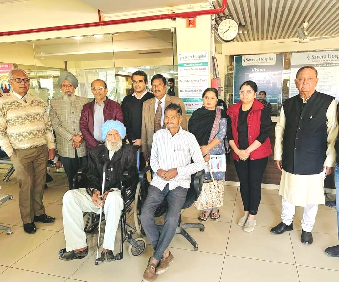 ਅਮਰਜੀਤ ਅਤੇ ਲਾਲ ਸਿੰਘ ਨੂੰ ਲੰਬੇ ਸਮੇਂ ਬਾਅਦ ਅੱਖਾਂ ਦੀ ਰੌਸ਼ਨੀ ਮਿਲੀ - ਸੰਜੀਵ ਅਰੋੜਾ